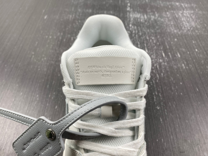 OFW SNEAKER
