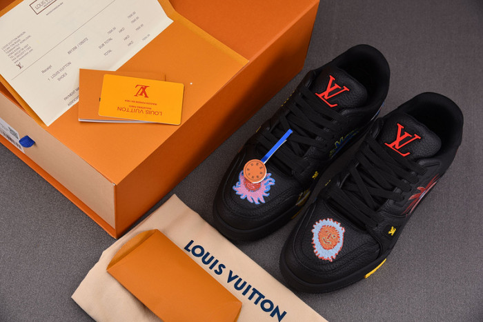 L0VT SNEAKER